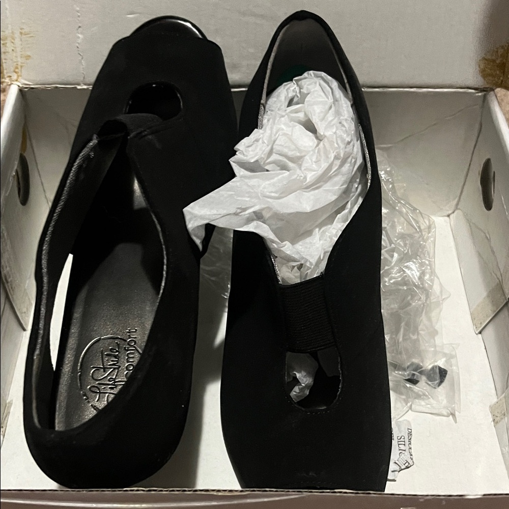 Life Stride Black Women's Heels